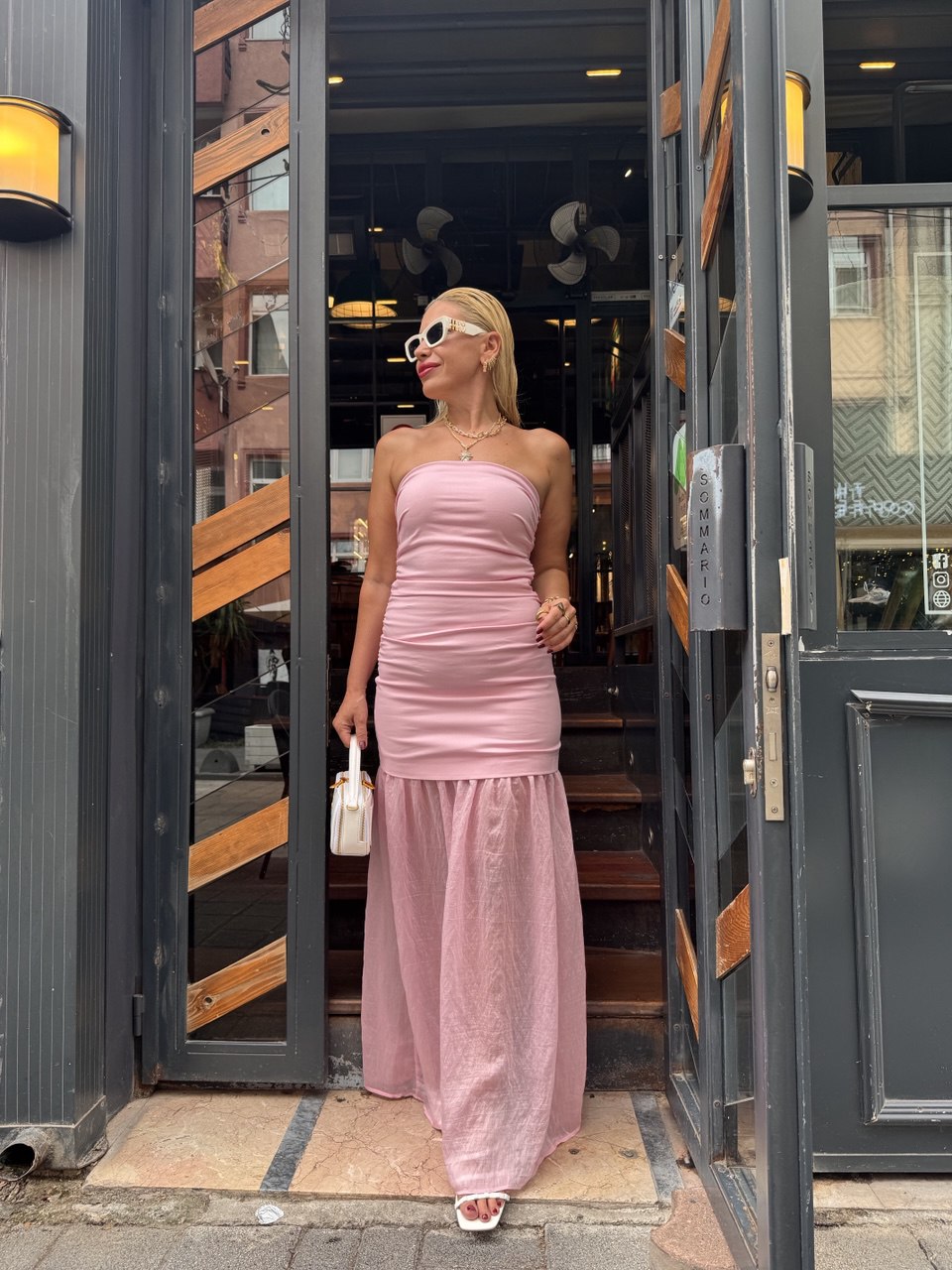 Pembe Straplez uzun elbise