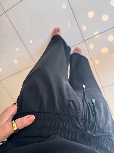 Siyah beli lastikli rahat pantolon