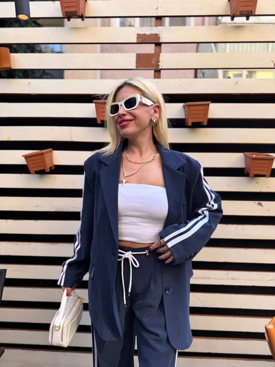 Lacivert şerit detaylı ceket pantolon takım