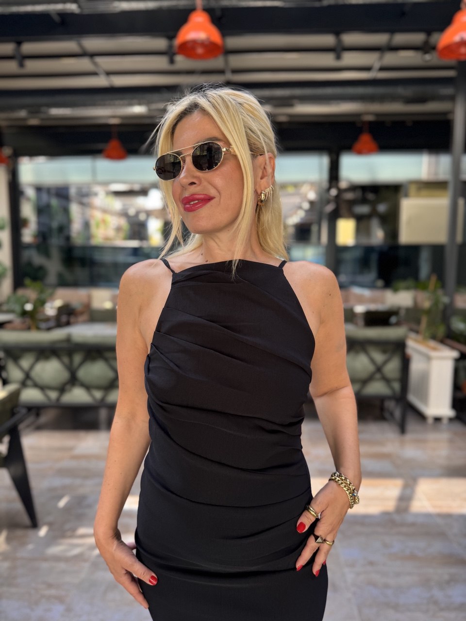 Siyah midi boy drapeli elbise