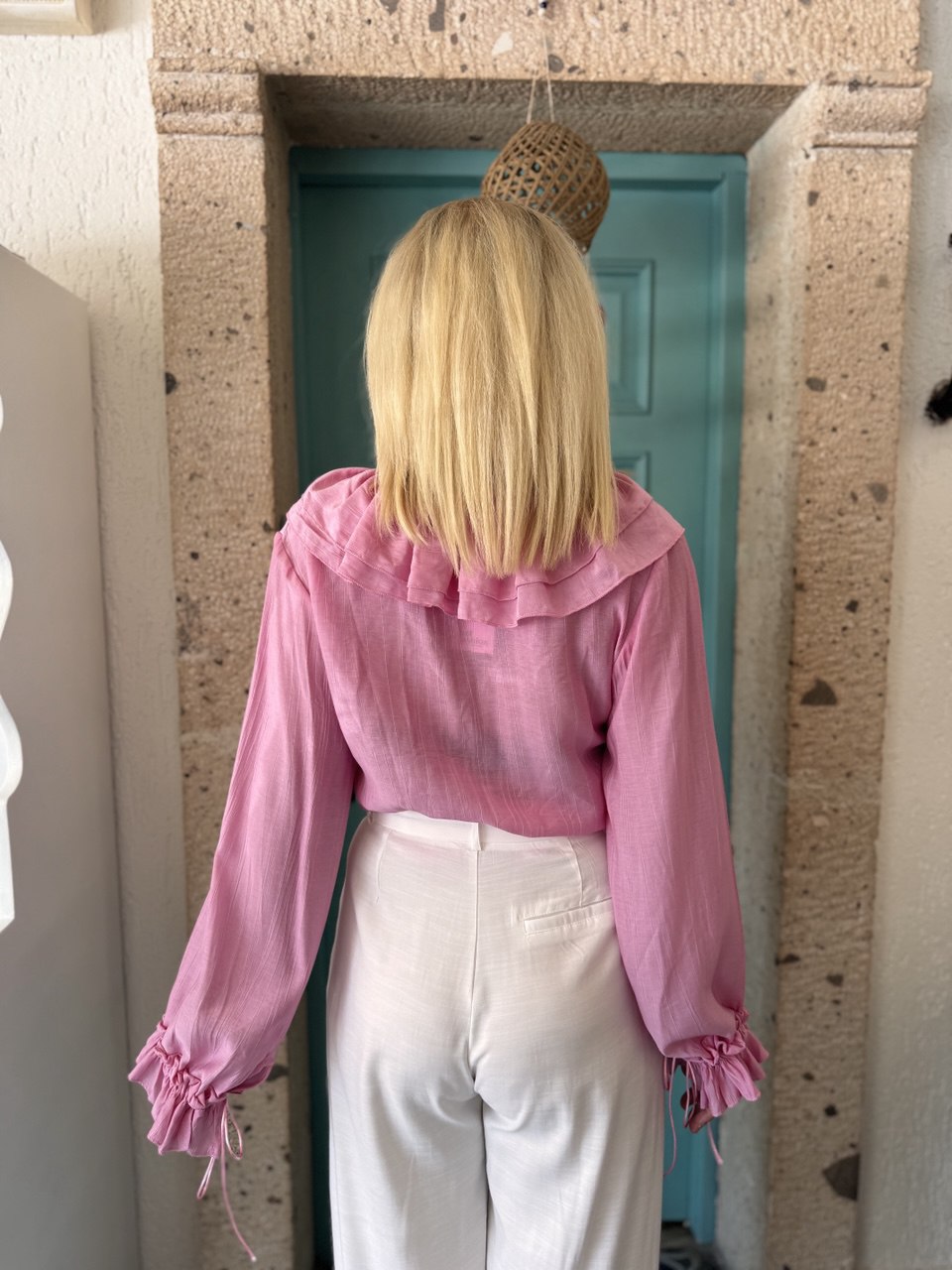 Pembe uzun kollu fırfırlı bluz