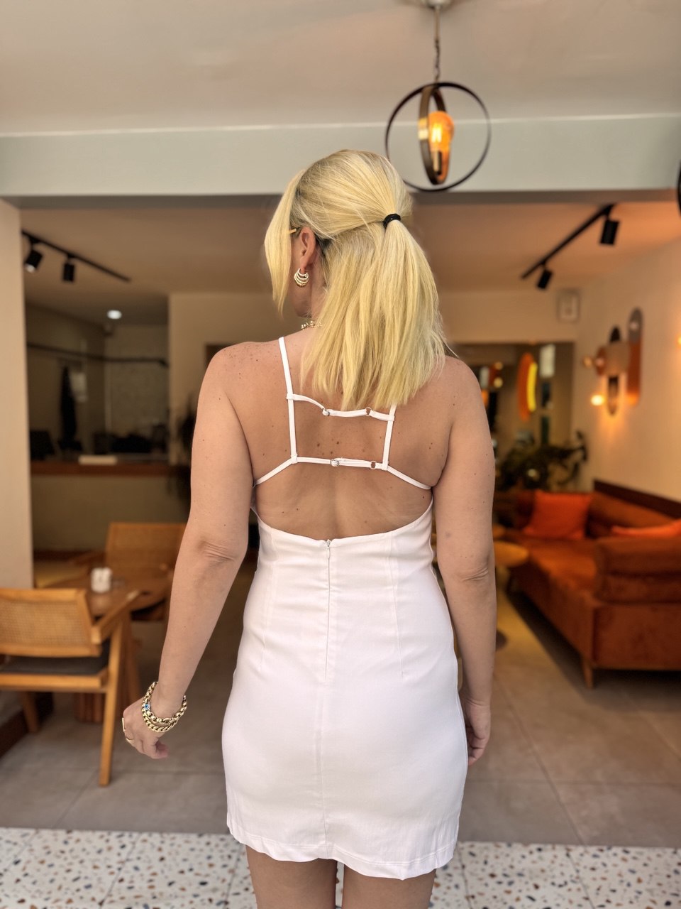 Beyaz sırt detay tam likralı mini elbise