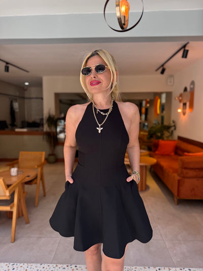 Siyah halter yaka mini volanlı elbise