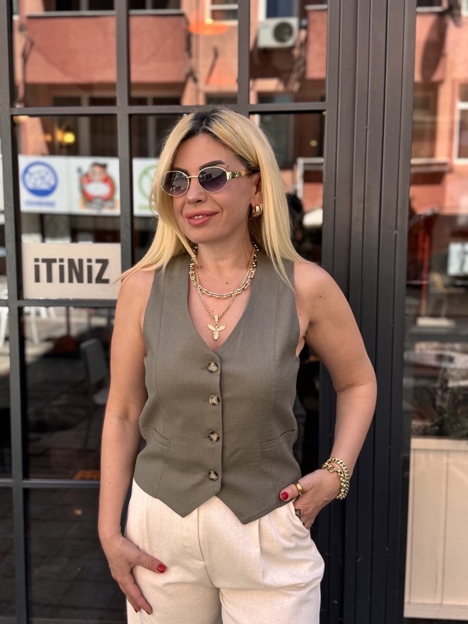 Yeşil keten yelek
