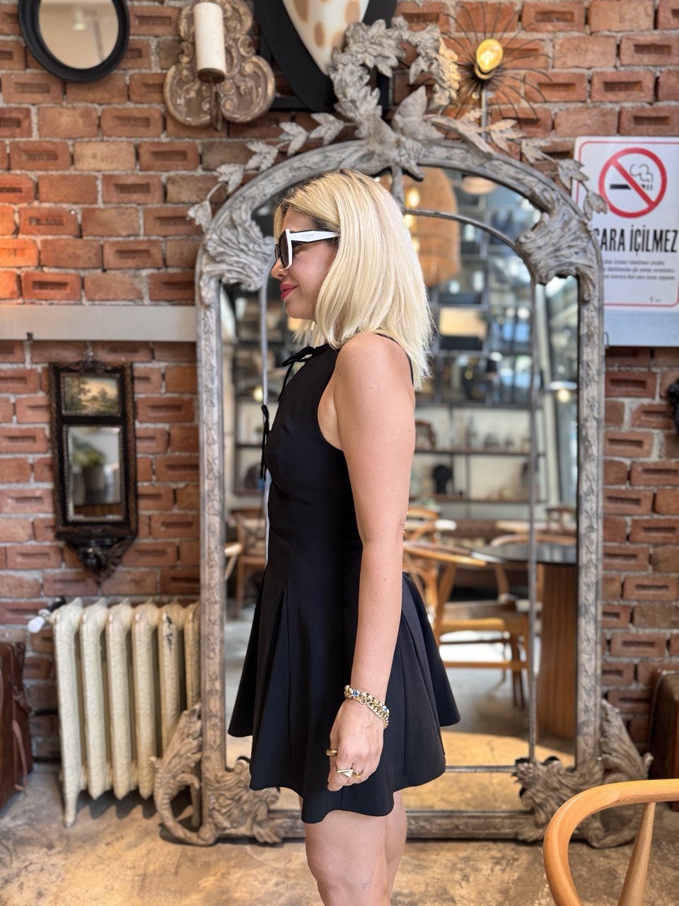 Siyah likralı mini elbise