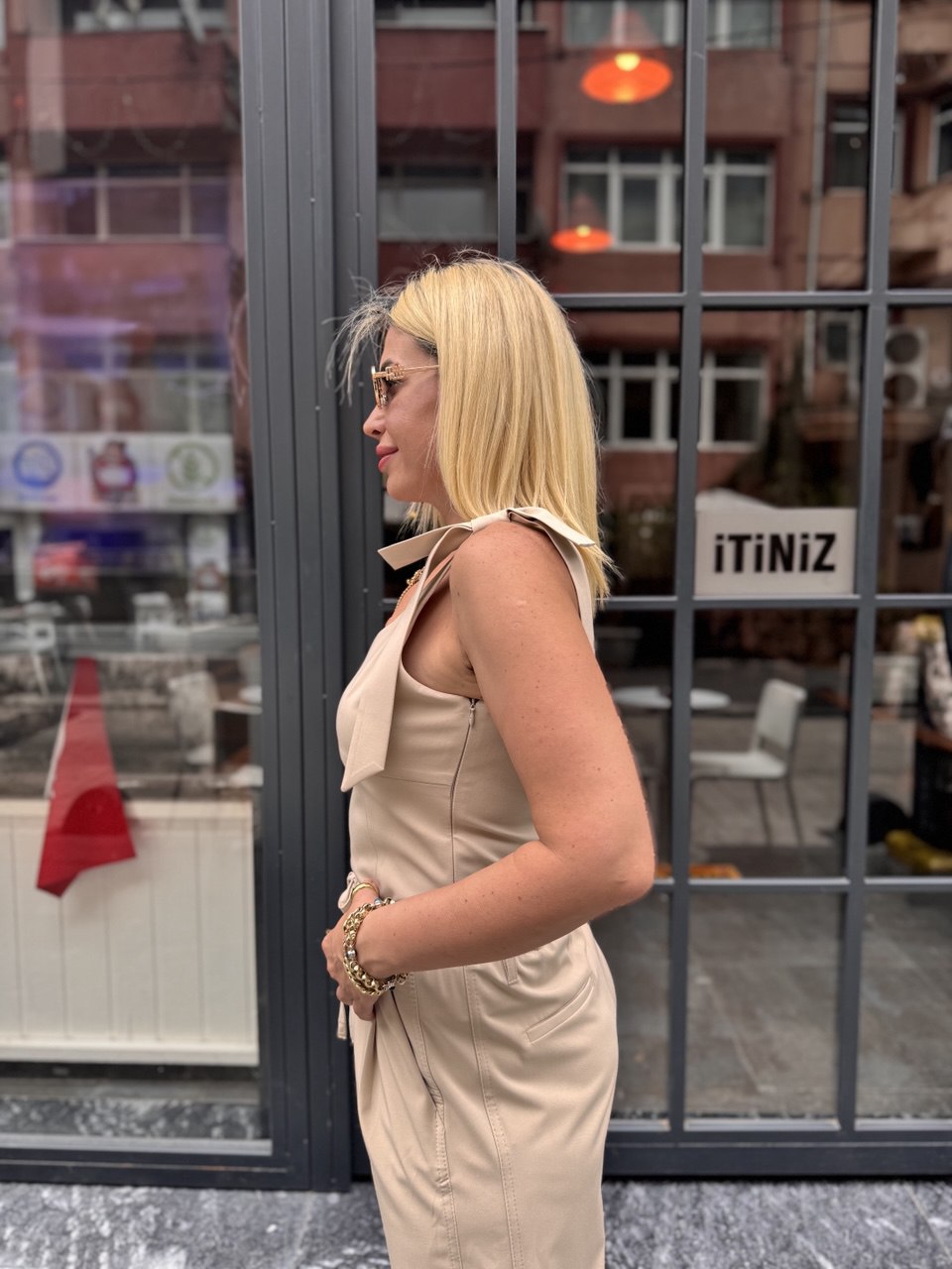 Vizon omuz fiyonk detaylı bluz pantolon takım