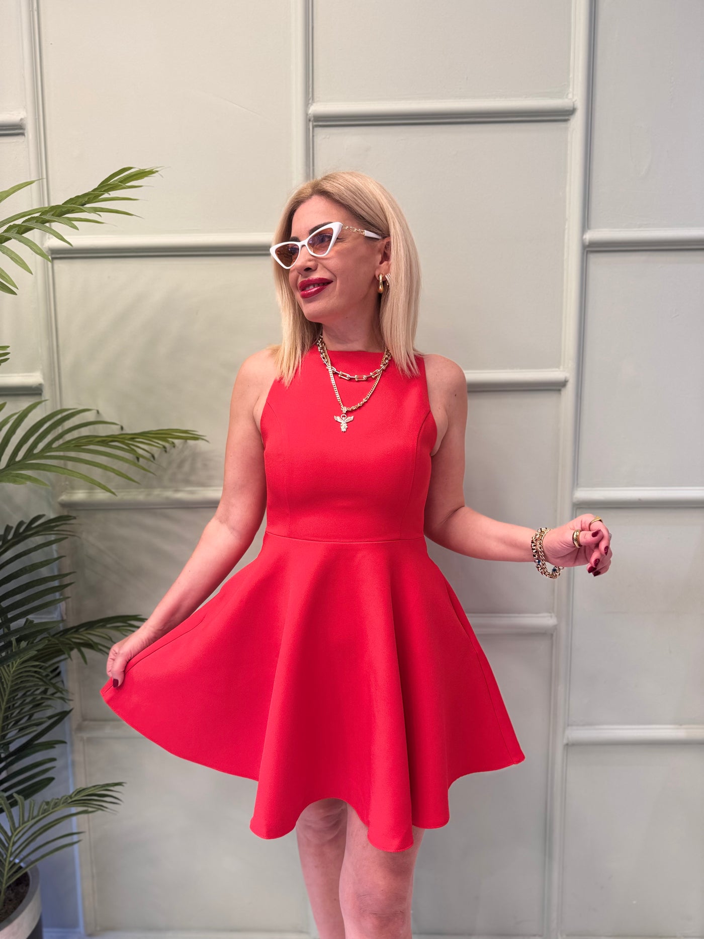 Kırmızı mini volanlı elbise